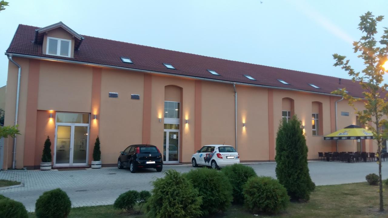 Stari Mlin Hotel Vrsac Zewnętrze zdjęcie